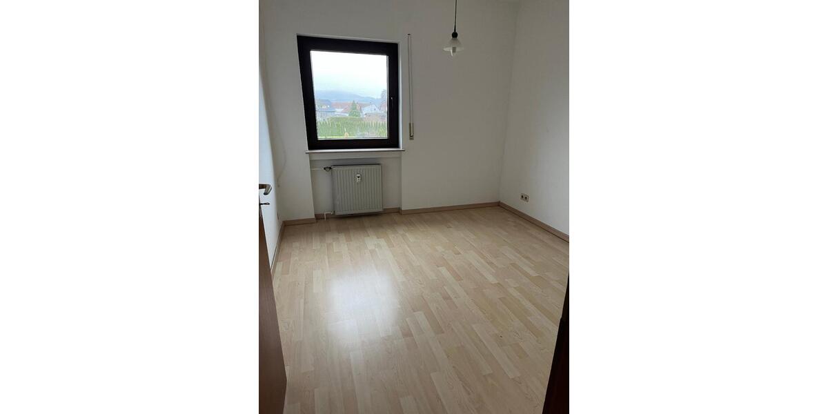Etagenwohnung Kirchhain - 4 Zimmer, 70 m&sup2;, 830&euro; | Angebot:26066893