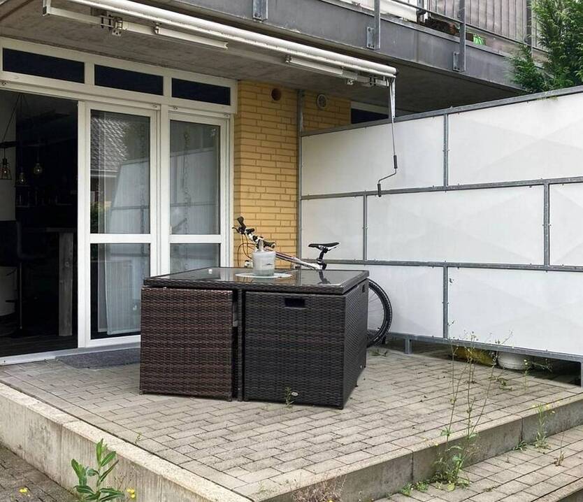 2-Zimmer-Wohnung mit 2 Bädern, Terrasse, Kfz-Stellplatz