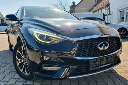 INFINITI Q30