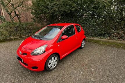 Toyota Aygo (X) 125.000 km 3.250 &euro; Düsseldorf 40476