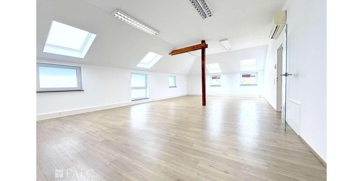 Moderne Büroeinheit in historischer Backsteinarchitektur zimmer