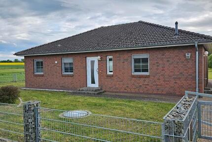 Provisionsfrei ! Bungalow mit großem Grundstück