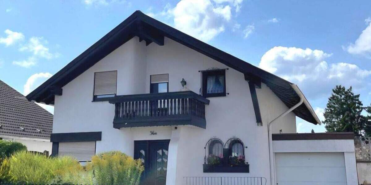 Homburg! Freistehendes Komforthaus mit Balkonen, teilüberdachter Terrasse, Garten, Garage und Abstellplätzen, in Homburg OT 5 zimmer