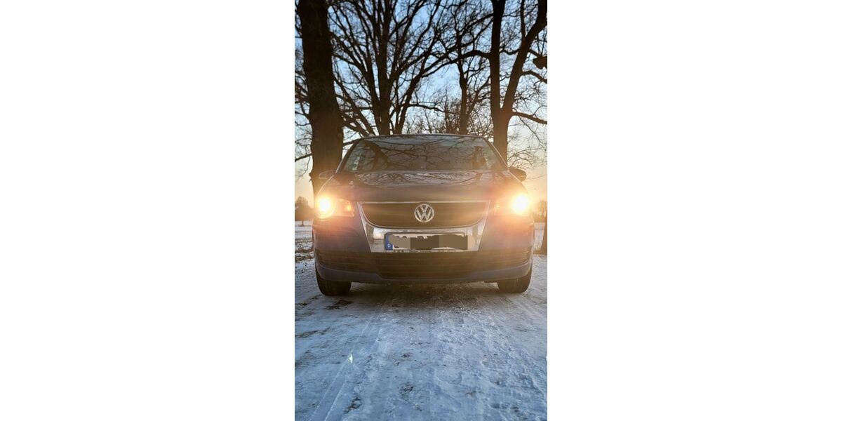 VW Touran 102.500 km 6.100 &euro; Görlitz 02826