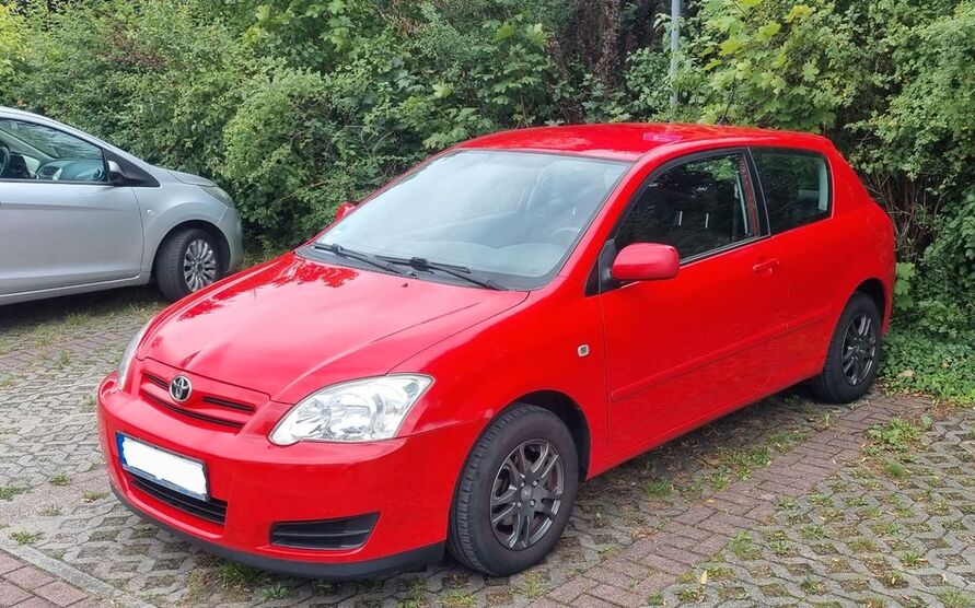 Toyota Corolla 156.000 km 2.290 € Senftenberg 01968