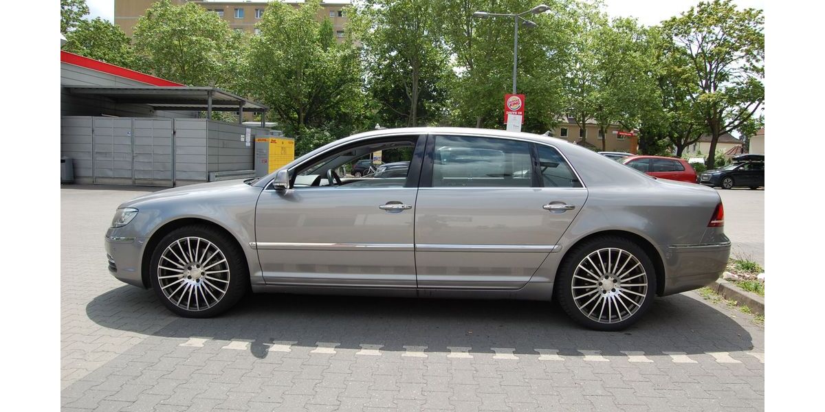 VW Phaeton 123.000 km 13.500 &euro; Berlin 10965