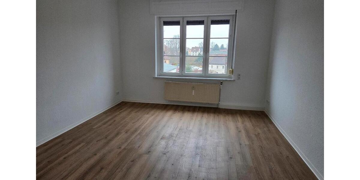 Etagenwohnung Großröhrsdorf - 3 Zimmer, 72 m&sup2;, 590&euro; | Angebot:25402571