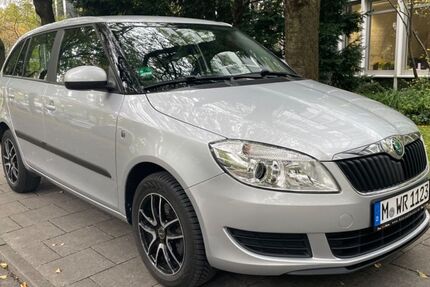 Skoda Fabia 62.000 km 8.900 &euro; München 81929