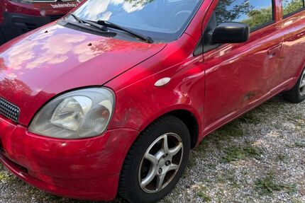 Toyota Yaris 194.313 km 999 &euro; München 81929