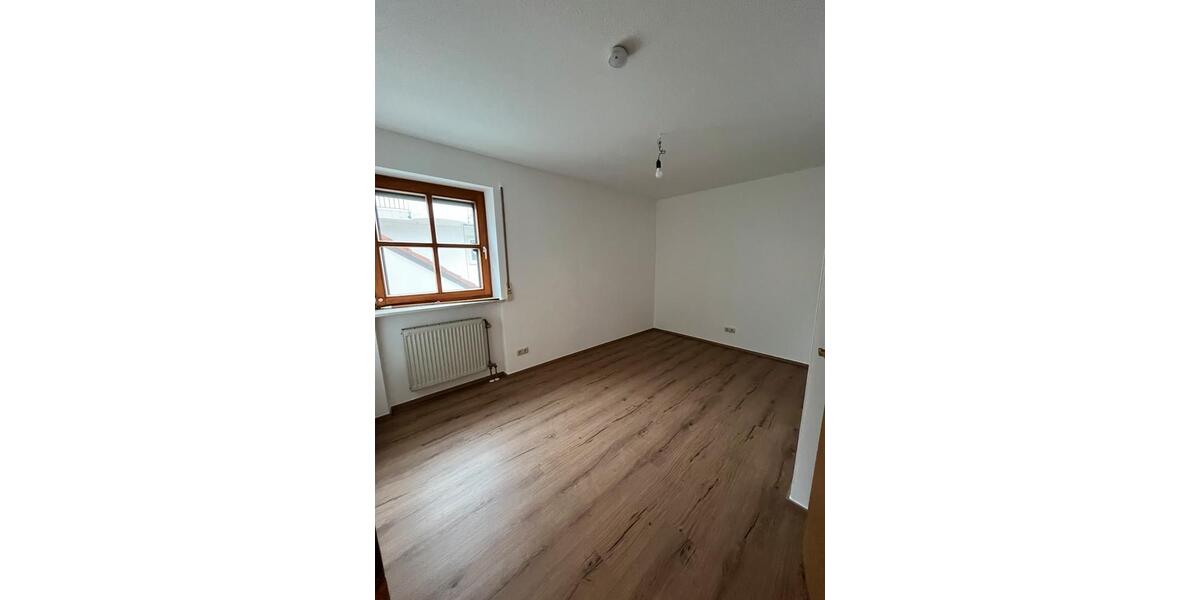 Doppelhaushälfte Bad Birnbach Asenham - 5 Zimmer, 140 m&sup2;, 1.150&euro; | Angebot:26584368
