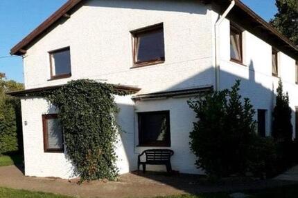 Helle 2,5 Zimmerwohnung im Grünem mit Terrasse