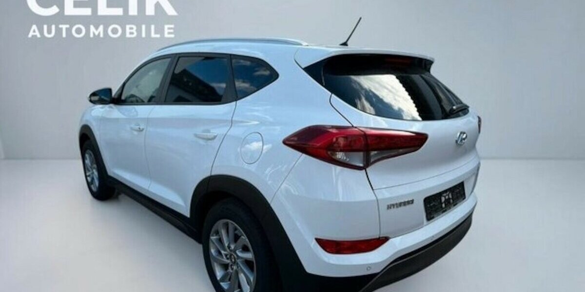 Hyundai Tucson blue 2WD 1. Hand 120.000 km 12.890 &euro; Neckarsulm 74172