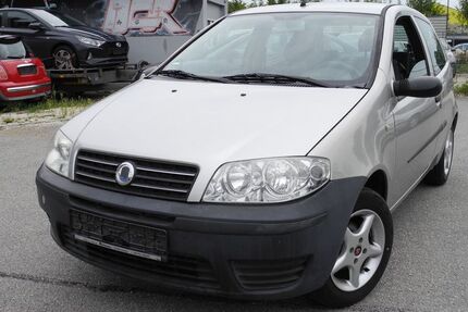 Fiat Punto 104.000 km 1.999 &euro; Barbing 93092