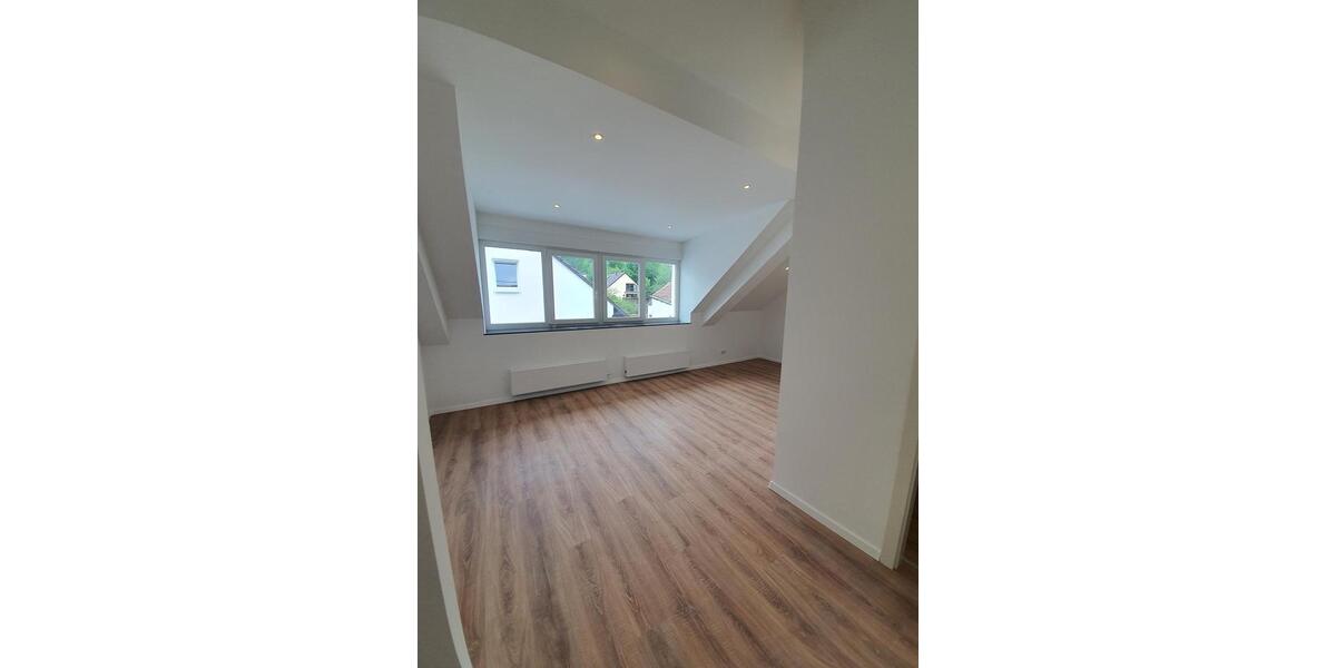 Dachgeschoßwohnung Völklingen - 1 Zimmer, 55 m&sup2;, 500&euro; | Angebot:26400583