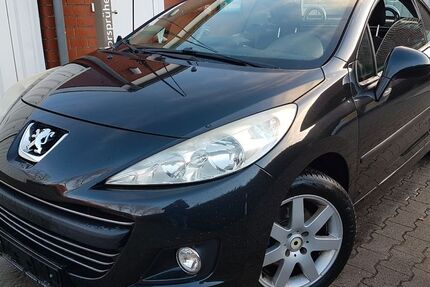 Peugeot 207 121.000 km 1.990 &euro; Westoverledingen 26810