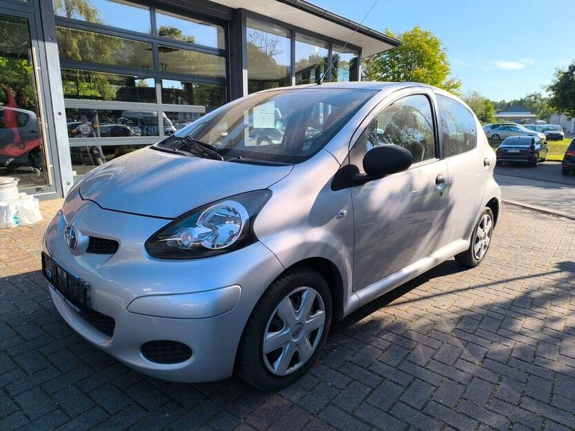 Aygo (X)