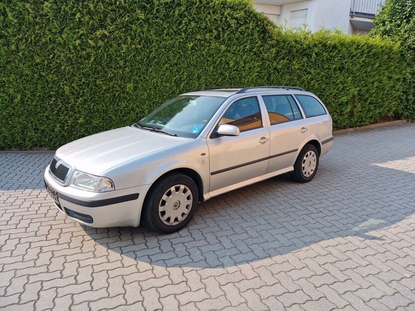 Skoda Octavia 244.000 km 2.200 € Kümmersbruck 92245