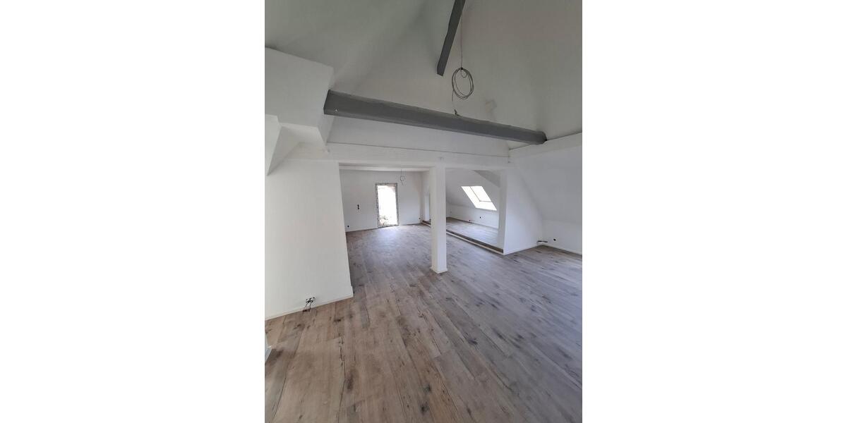 Dachgeschoßwohnung Klingenmünster - 3 Zimmer, 100 m&sup2;, 800&euro; | Angebot:25873823