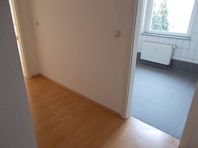 Etagenwohnung Limbach-Oberfrohna Oberfrohna - 2 Zimmer, 78 m&sup2;, 320&euro; | Angebot:26817976