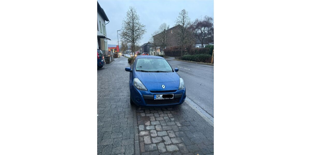 Renault Clio 204.000 km 2.499 &euro; Bergneustadt 51702