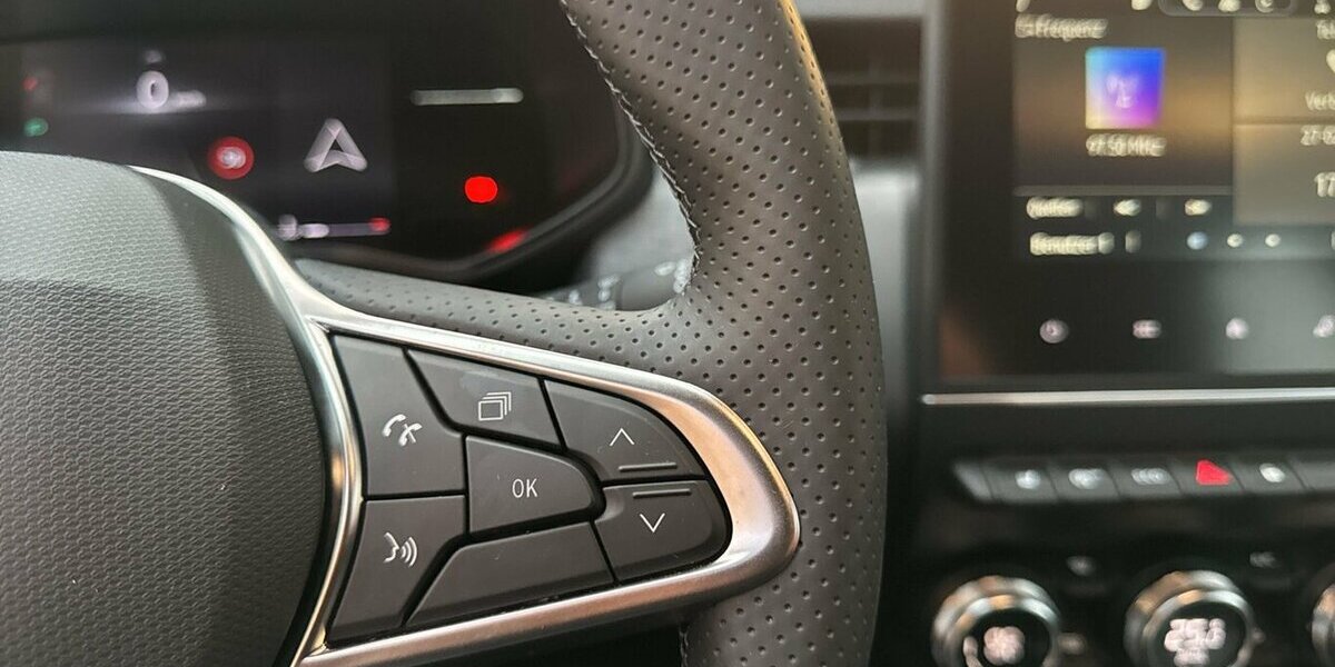 Renault Clio TCE Evolution *LED/Navi-App/Kamera/PDC/SHZG* 2.584 km 17.980 &euro; Bamberg 96052