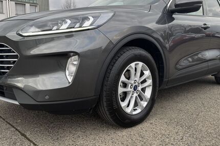 Ford Kuga 33.500 km 22.999 &euro; Butzbach 35510