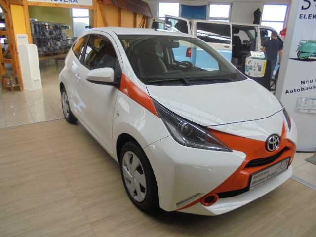 Toyota Aygo (X) 120.186 km 8.390 &euro; Hamburg 22043