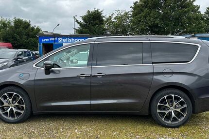 Chrysler Pacifica 82.000 km 34.999 &euro; Hamburg 22309
