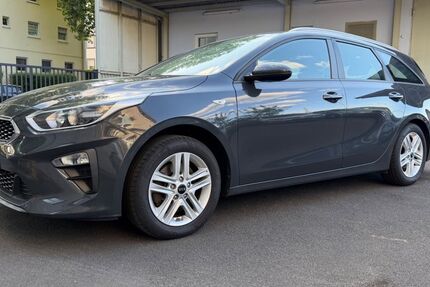Kia ceed Sportswagon 147.000 km 4.990 &euro; Lauda 97922
