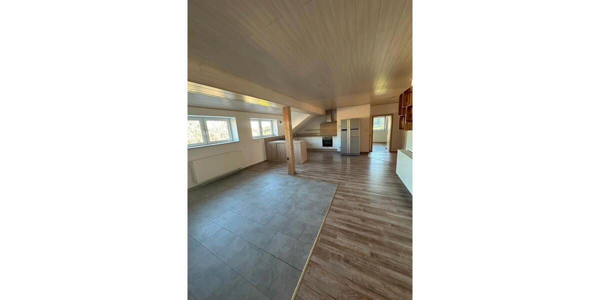 Dachgeschoßwohnung Rimbach - 3 Zimmer, 145 m&sup2;, 850&euro; | Angebot:26387100