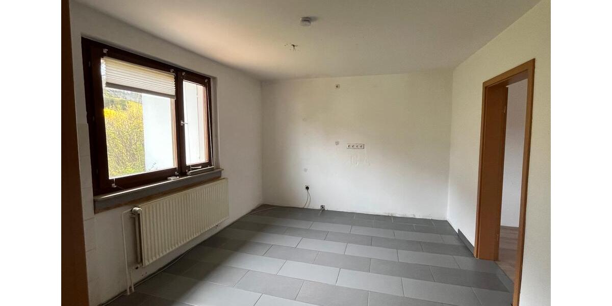 Doppelhaushälfte Siegen Eiserfeld - 4 Zimmer, 105 m&sup2;, 180.000&euro; | Angebot:26821761