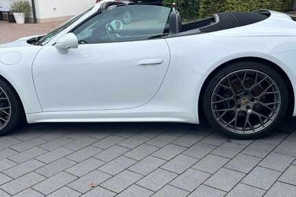 Porsche 992 16.900 km 138.900 &euro; Lotte 49504