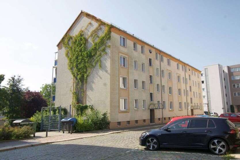 Wohnung zum Mieten in Plauen 279,10 € 49.84 m²