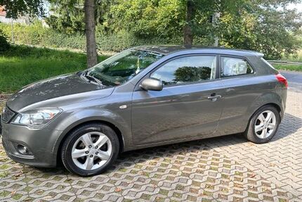 Kia pro ceed / ProCeed 126.000 km 4.500 &euro; Dresden 01279