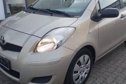 Toyota Yaris 203.746 km 2.499 &euro; hamburg 20539