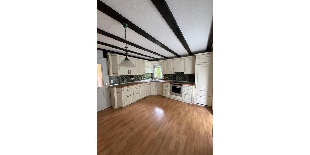 Einfamilienhaus Buchen (Odenwald) - 7 Zimmer, 142 m&sup2;, 1.500&euro; | Angebot:25313832