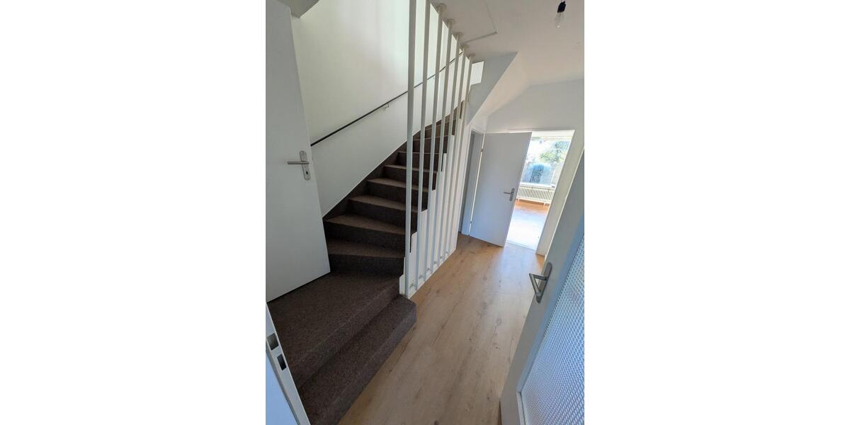 Schönes Reihenmittelhaus ca. 90 m², 4 Zimmer, Garten, Keller etc. 4 zimmer