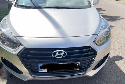 Hyundai i40 109.000 km 10.500 € Hamburg 22145