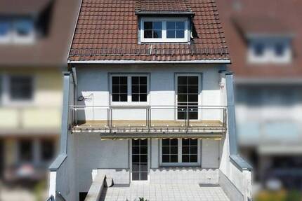 Geräumiges Reihenhaus - ideal für Familienträume oder Investoren! 6 zimmer