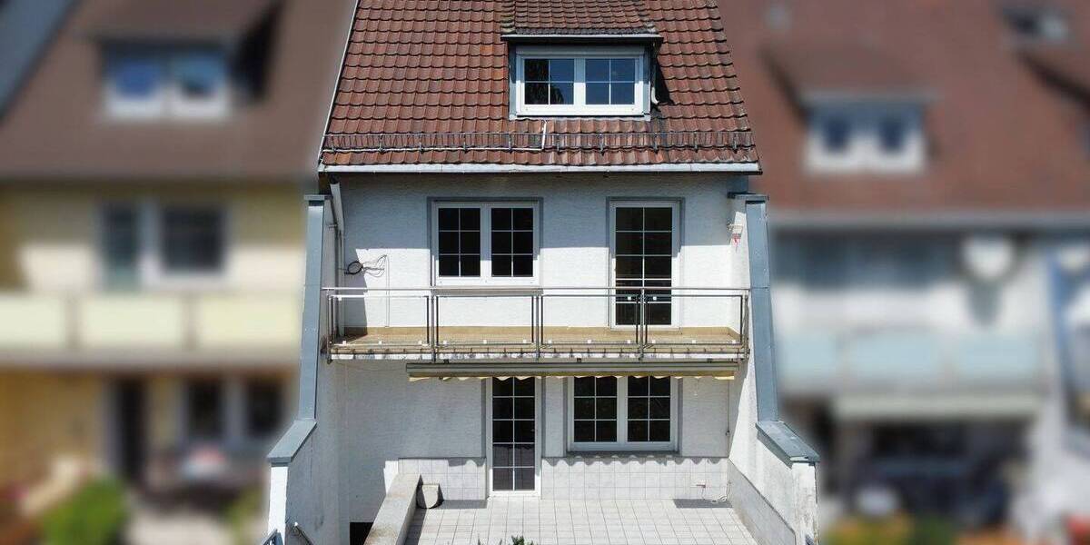 Geräumiges Reihenhaus - ideal für Familienträume oder Investoren! 6 zimmer