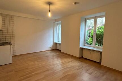 Freies Apartment mit Gartenblick, provisionsfrei, BN-Weststadt