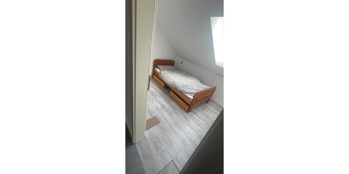 Dachgeschoßwohnung Bremen Burglesum - 2.5 Zimmer, 45 m&sup2;, 670&euro; | Angebot:26316224