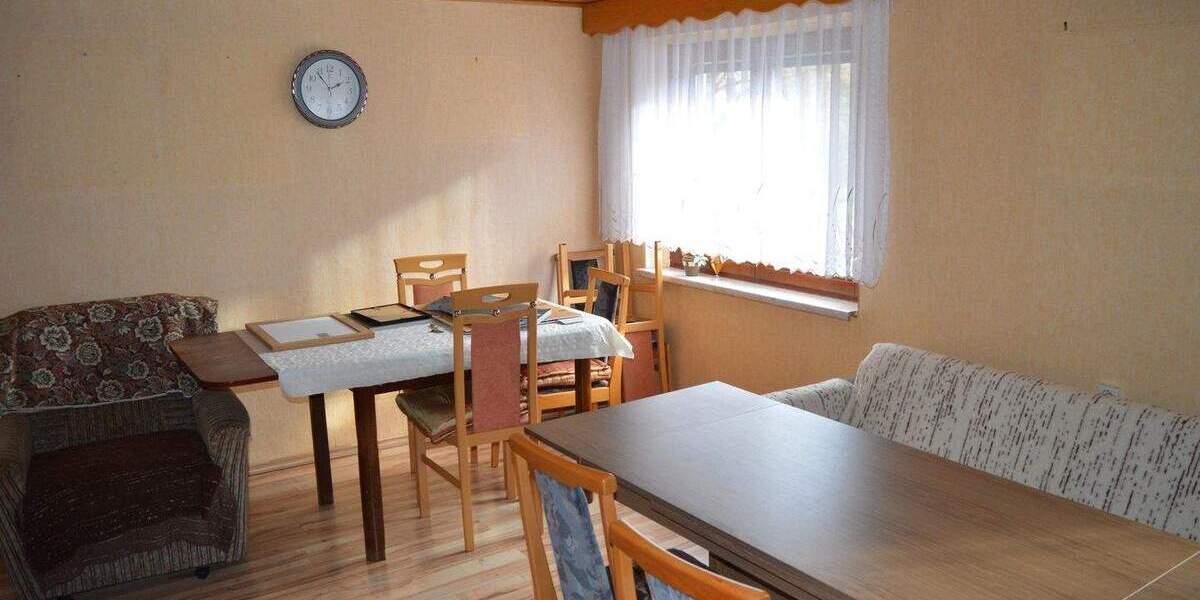 Einfamilienhaus Römhild Milz - 8 Zimmer, 150 m&sup2;, 72.000&euro; | Angebot:25668474