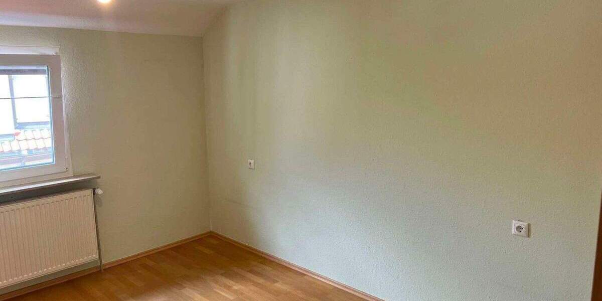 Etagenwohnung Fellbach - 2 Zimmer, 66 m&sup2;, 950&euro; | Angebot:25531234
