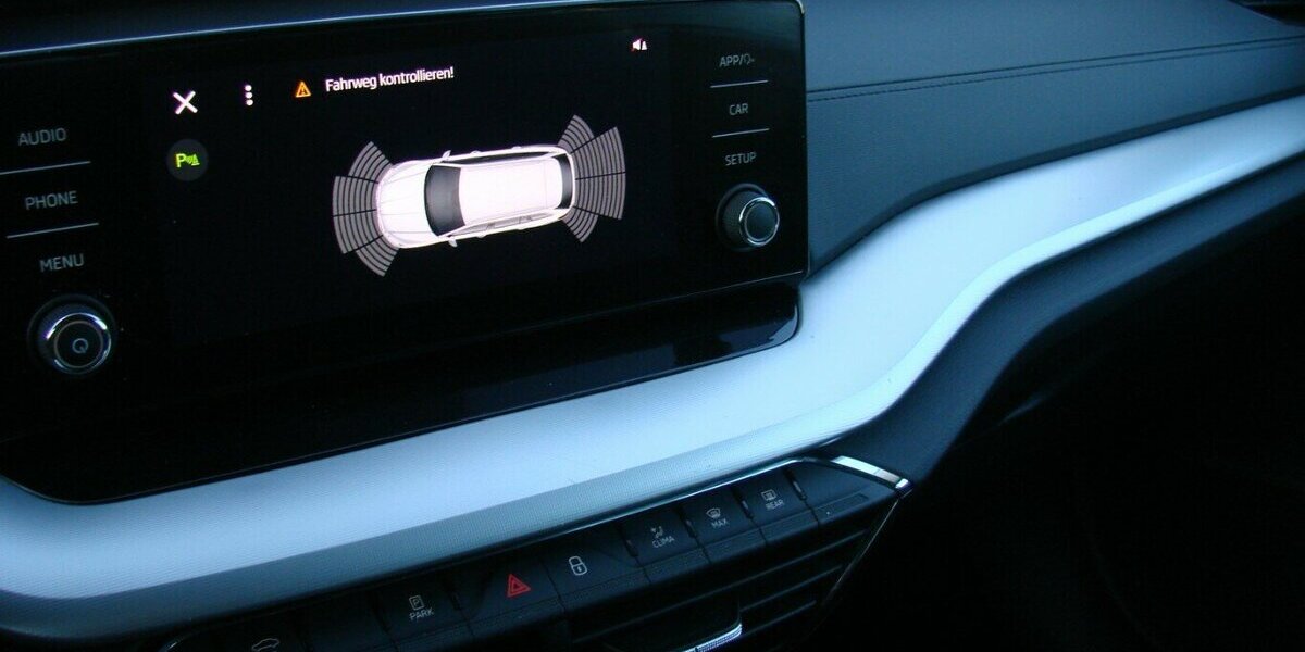 Skoda Octavia 2.0TDI Selection LED Tempomat Spurhalteass 56.838 km 26.980 &euro; Falkensee 14612