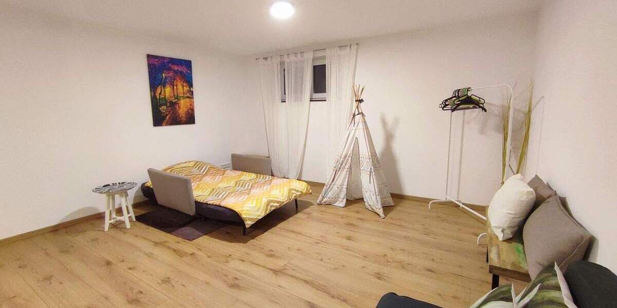 Doppelhaushälfte Oberreichenbach - 6 Zimmer, 196 m&sup2;, 2.490&euro; | Angebot:25355700