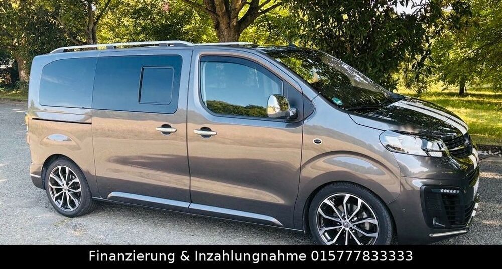 Zafira Life