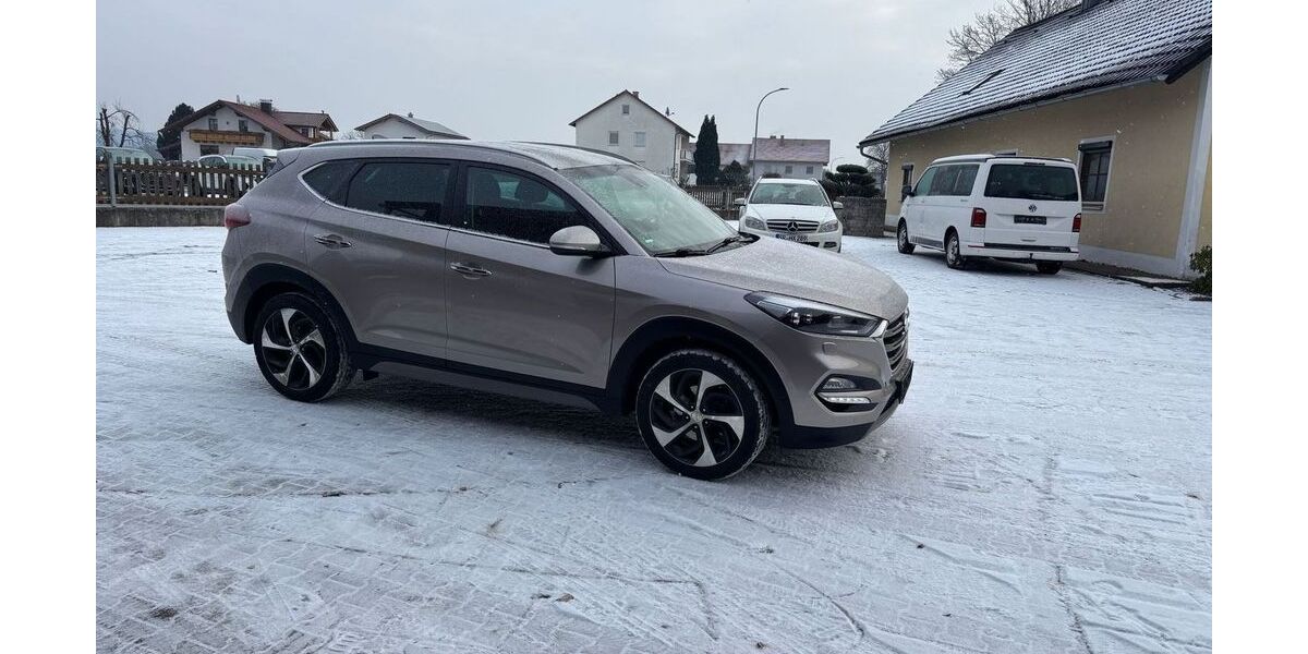 Hyundai TUCSON 129.456 km 15.800 &euro; Kirchroth 94356