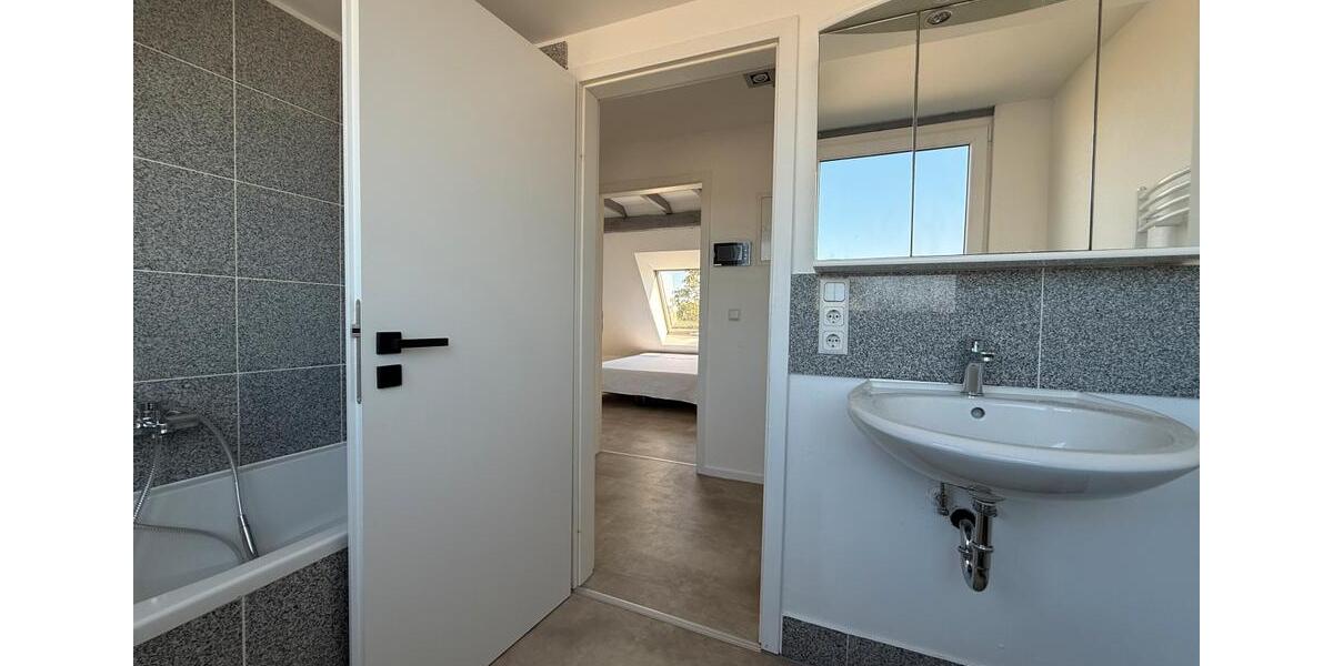 Dachgeschoßwohnung Hennef (Sieg) - 2 Zimmer, 54 m&sup2;, 690&euro; | Angebot:26278517