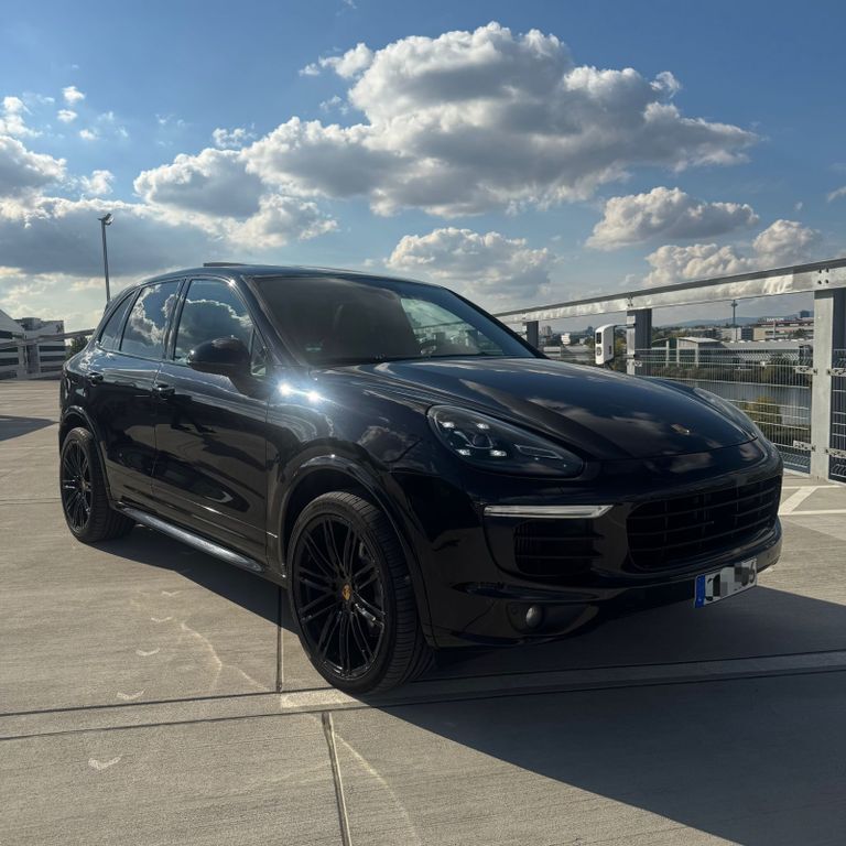 Porsche Cayenne 198.000 km 34.600 € Offenbach am main 63071
